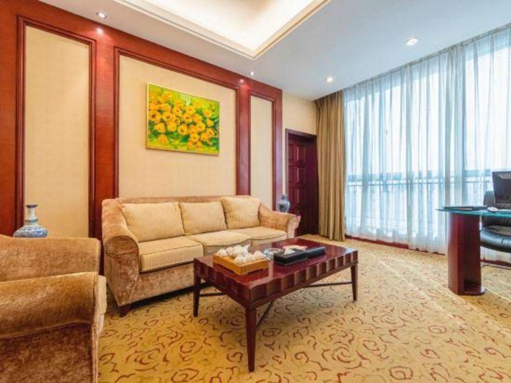 Qingdao Chengyang Detai Hotel Exterior photo