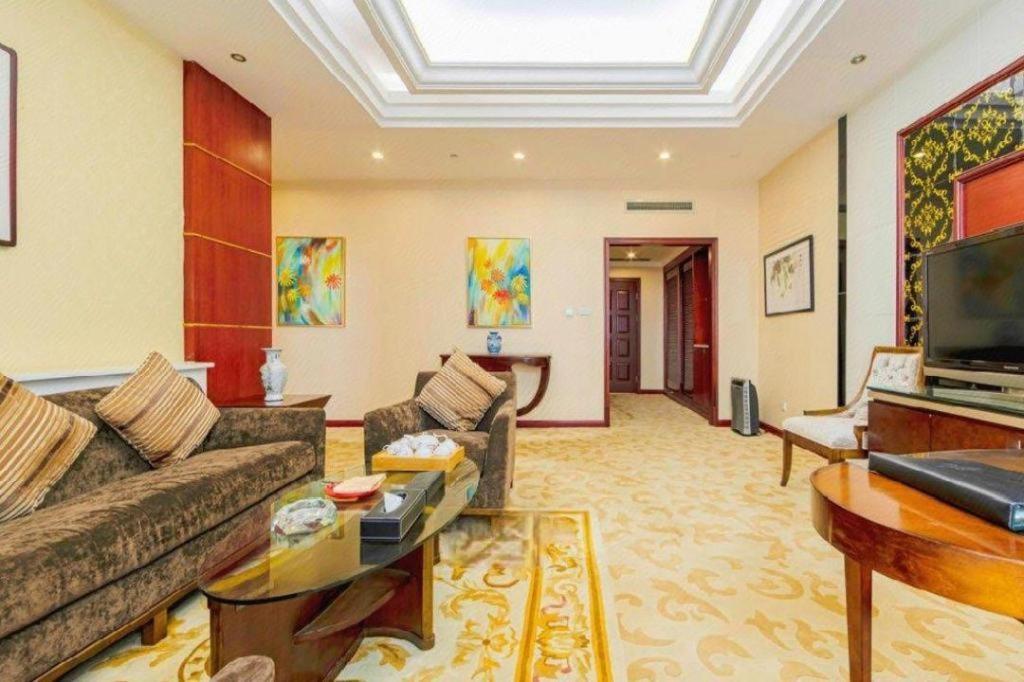 Qingdao Chengyang Detai Hotel Exterior photo